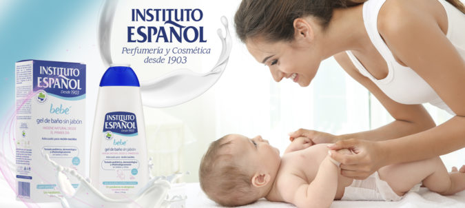Cómo bañar a tu bebé - Instituto Español
